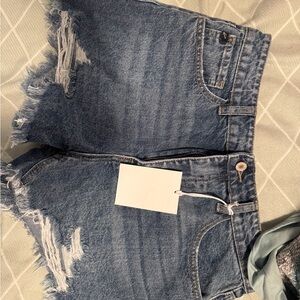 Stylish Frayed Denim Shorts